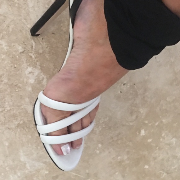 Brand new authentic Miu Miu black & white  sandals - Picture 3 of 6